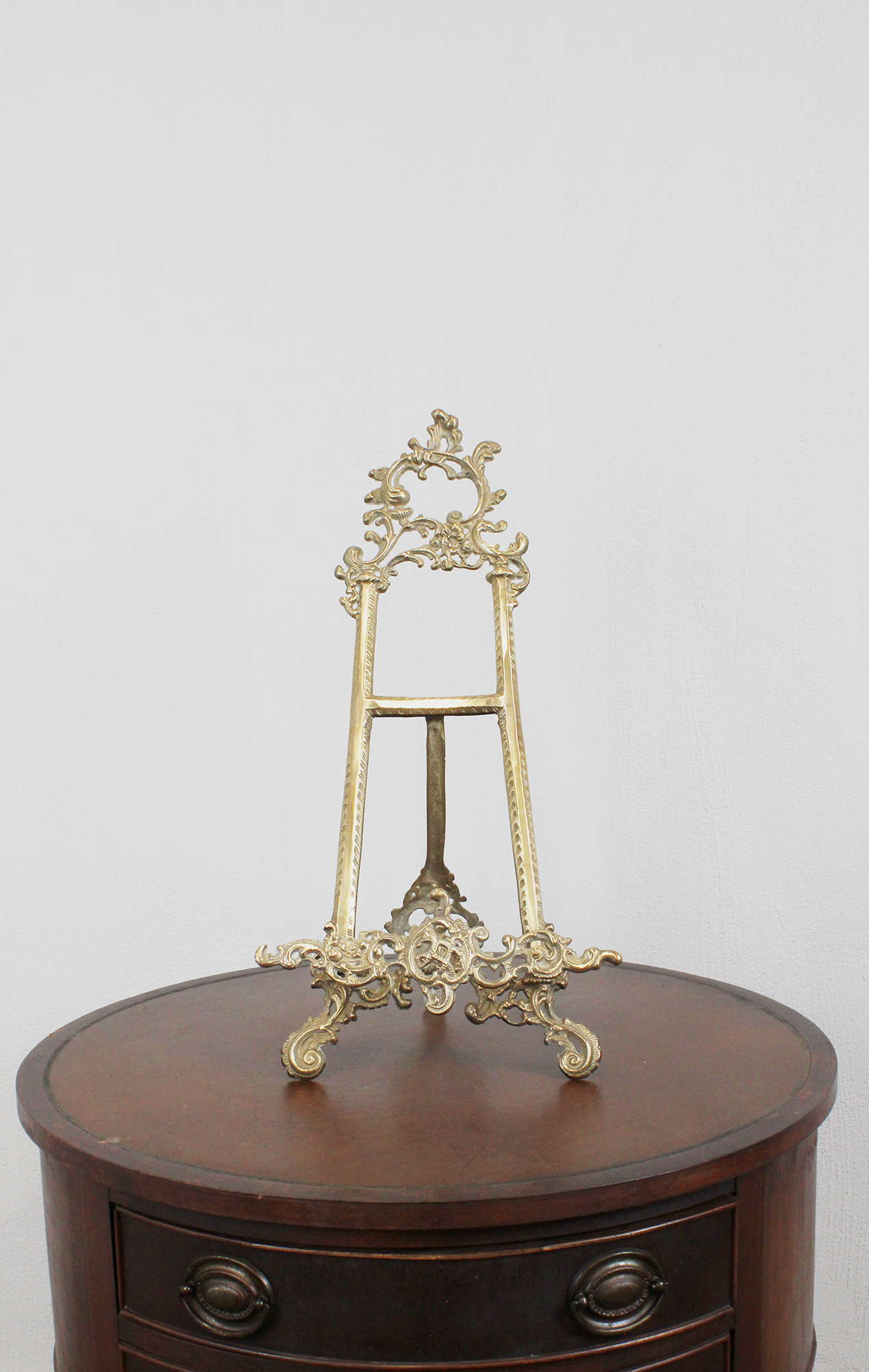 atril de laton vintage