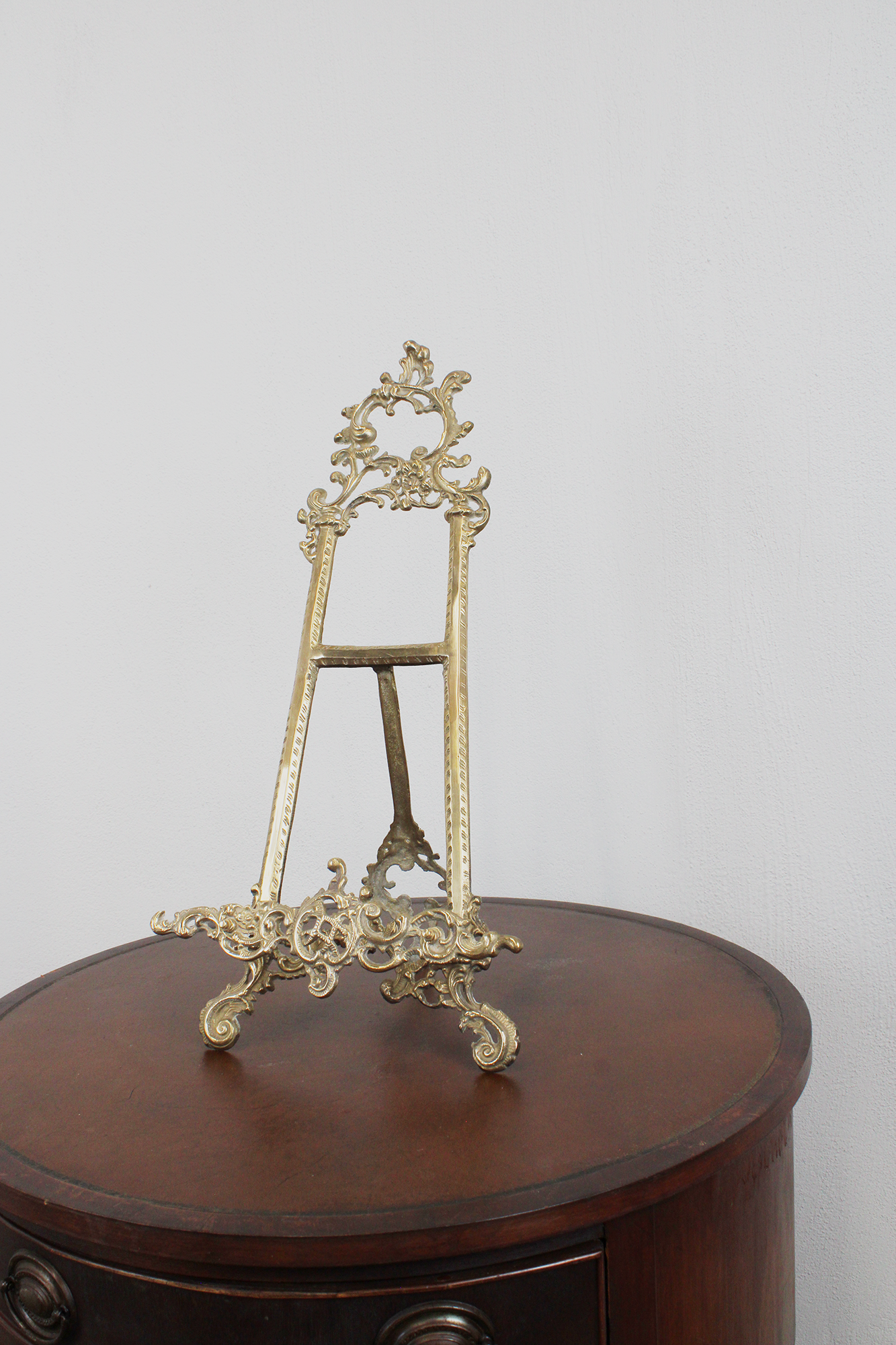 atril de laton vintage