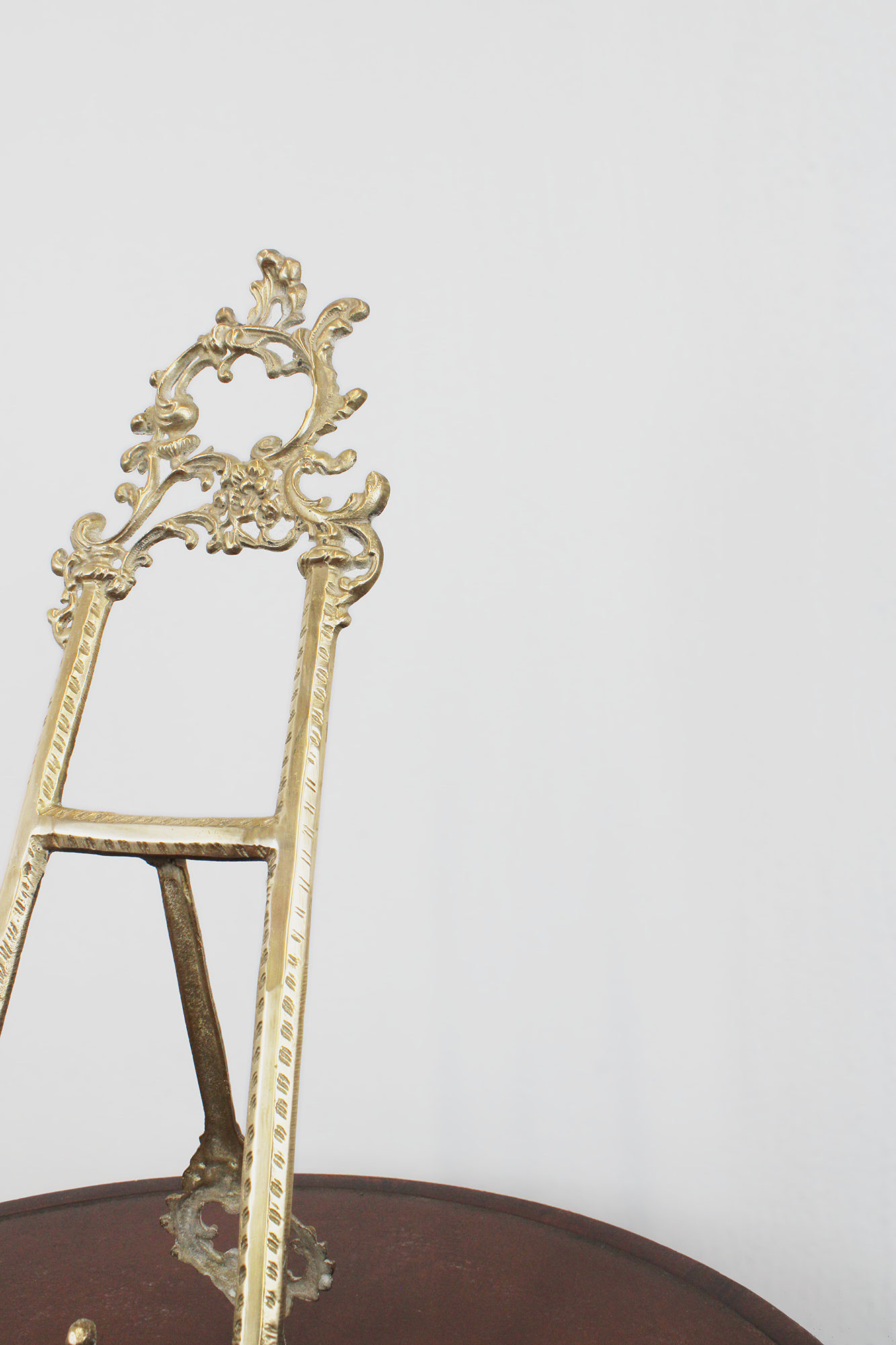 atril de laton vintage