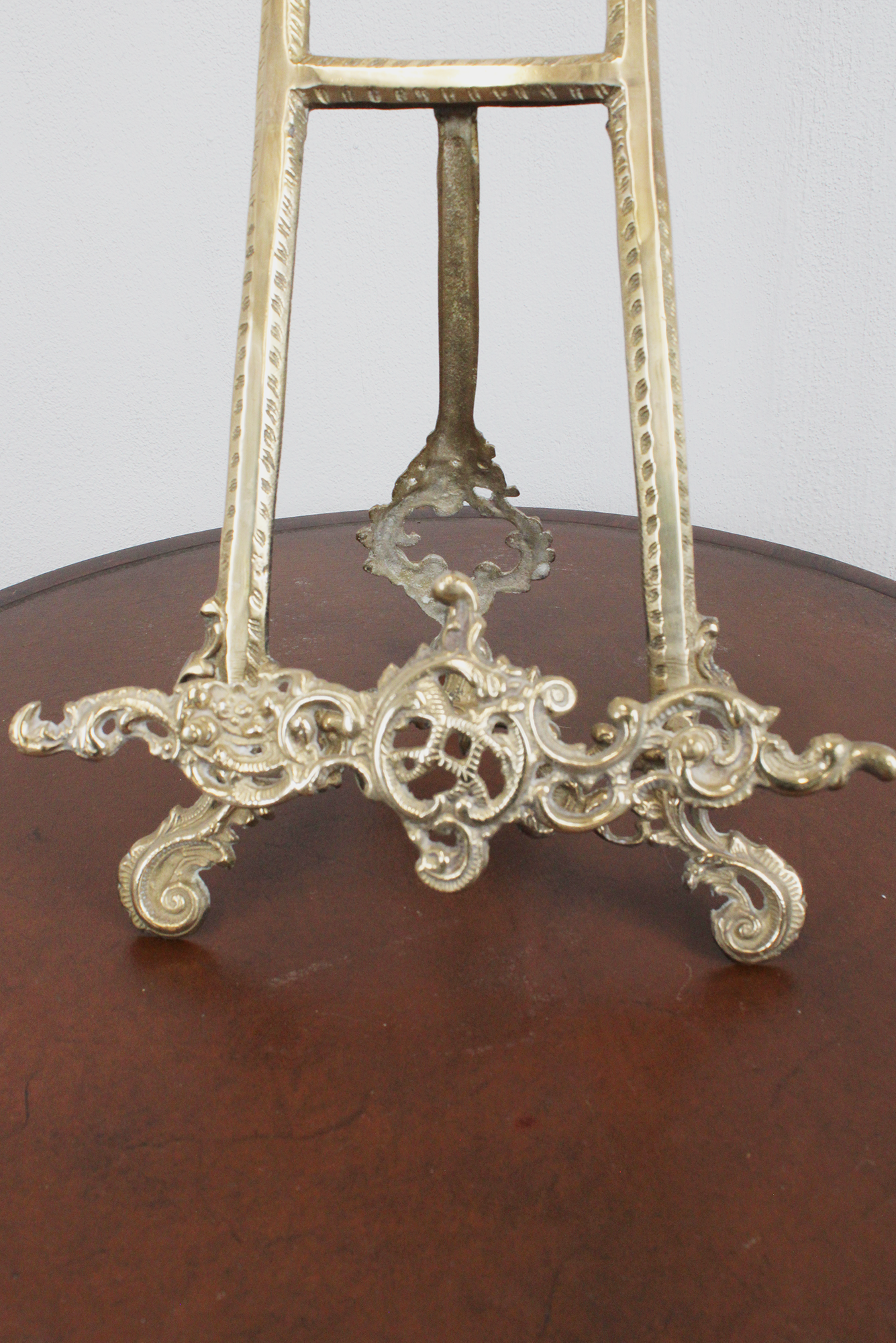 atril de laton vintage